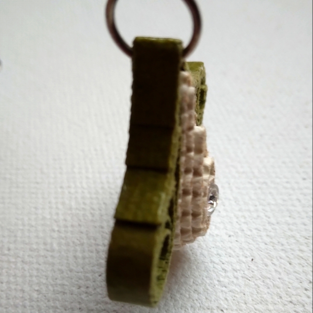 Handmade Green and Cream Paper Quilled Earrings - Picture 3 of 4